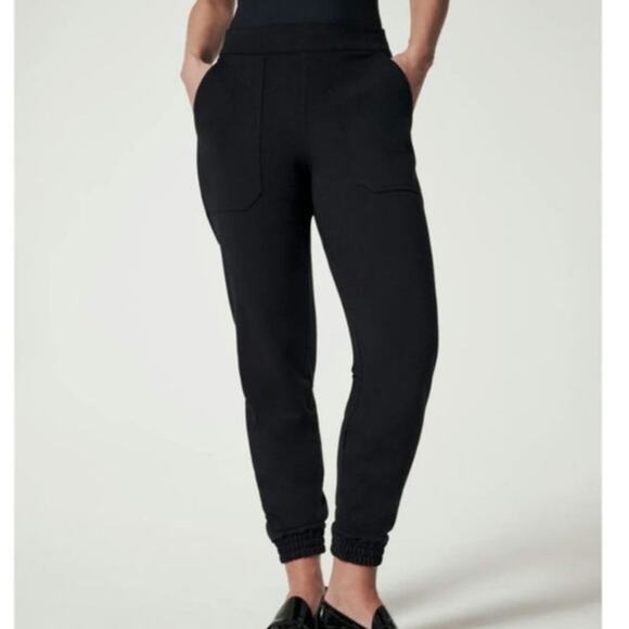 NWT Spanx The Perfect Jogger Pant in Black - Picture 1 of 7